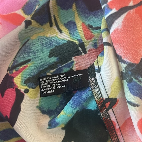 NWOT The Limited Sleeveless Pink Floral Button up Blouse Size Small - Picture 4 of 7